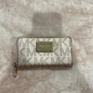 Michael Kors Zip Wallet